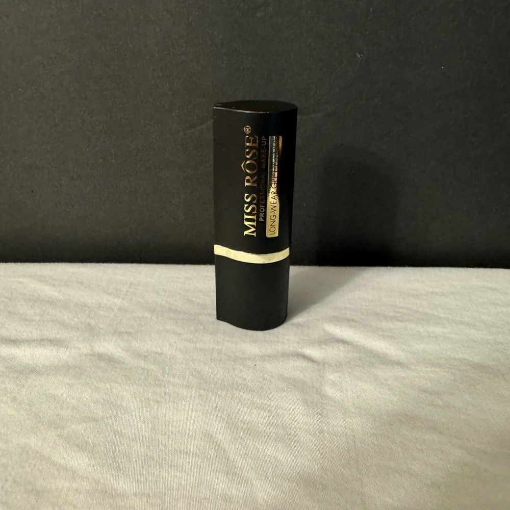 BLACK EYELINER